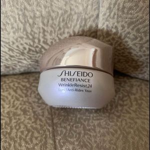 Shiseido Eye cream